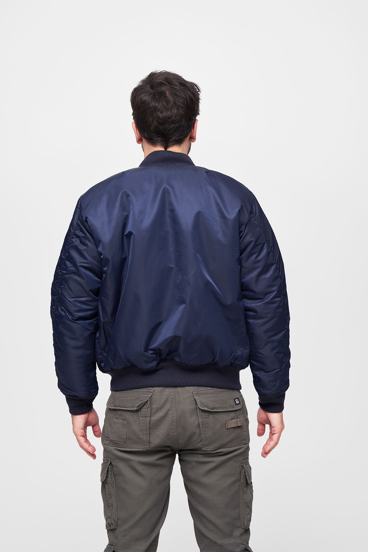 MA1 Bomberjacke Dark Navy aus robustem Nylon, wind- und wasserabweisend mit Taschen
