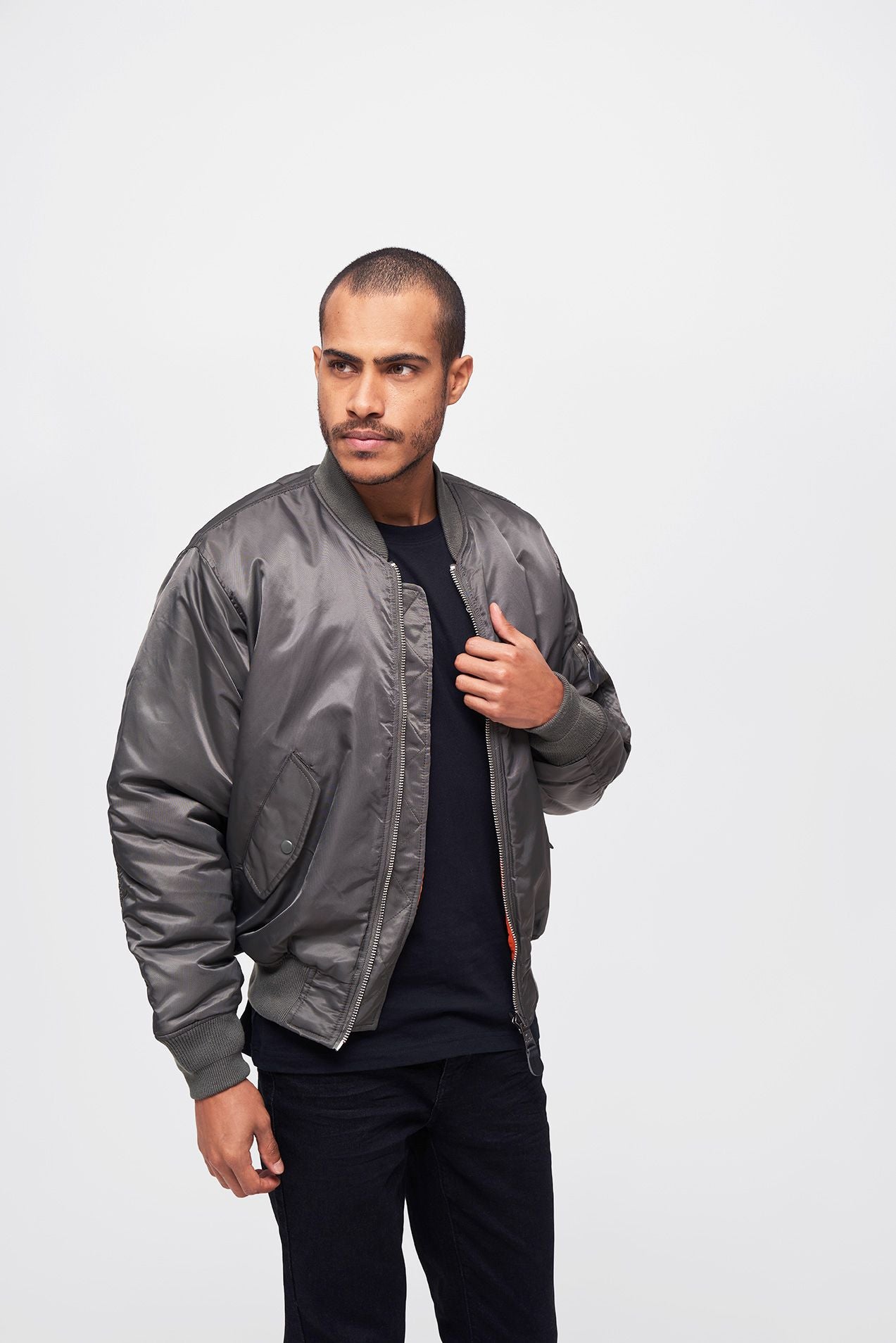 MA1 Bomberjacke Anthra aus robustem Nylon, wind- und wasserabweisend mit Taschen