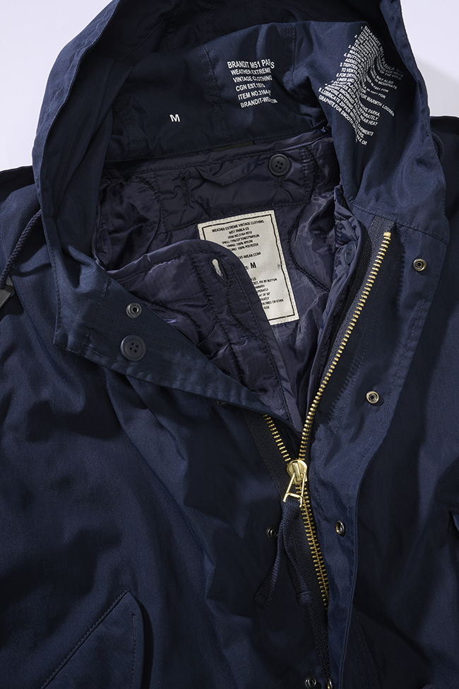Der Brandit Fishtail Parka Navy bietet Wärme, Komfort und zeitlosen Style. Mit Thermofutter, Kapuze und funktionalen Taschen ideal für Freizeit und Outdoor.