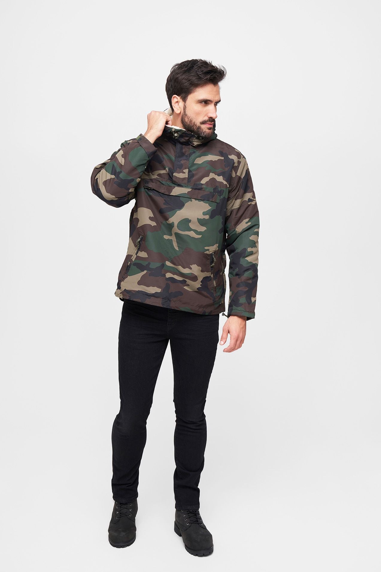 „Brandit Windbreaker Sherpa Jacke Woodland mit Teddyfell-Futter, Kapuze und wasserabweisendem Material