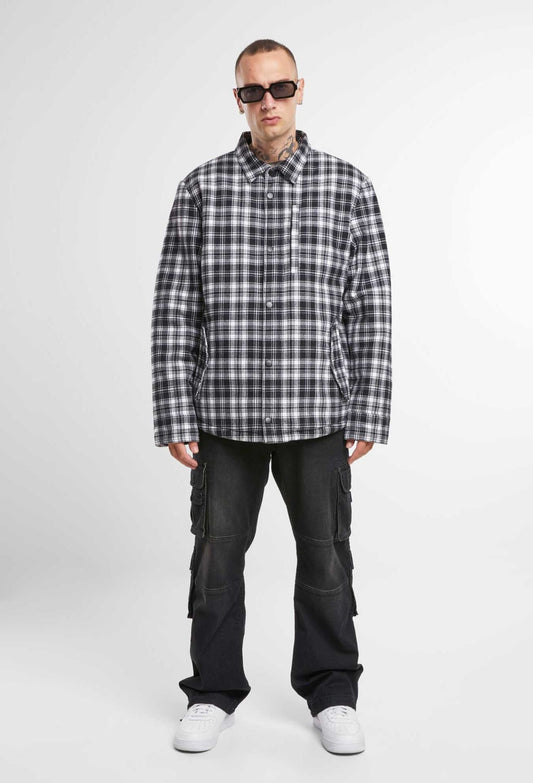 Brandit Herren Sherpa Jacke in Weiss/Schwarz – warm, klassischer Holzfäller-Look mit Brust- und Seitentaschen.