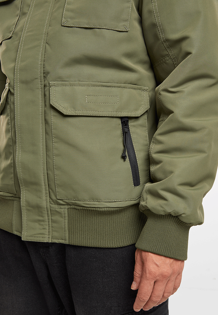 Brandit Jacke Oliv mit Kapuze, Stehkragen, 6 Taschen und hohem Tragekomfort