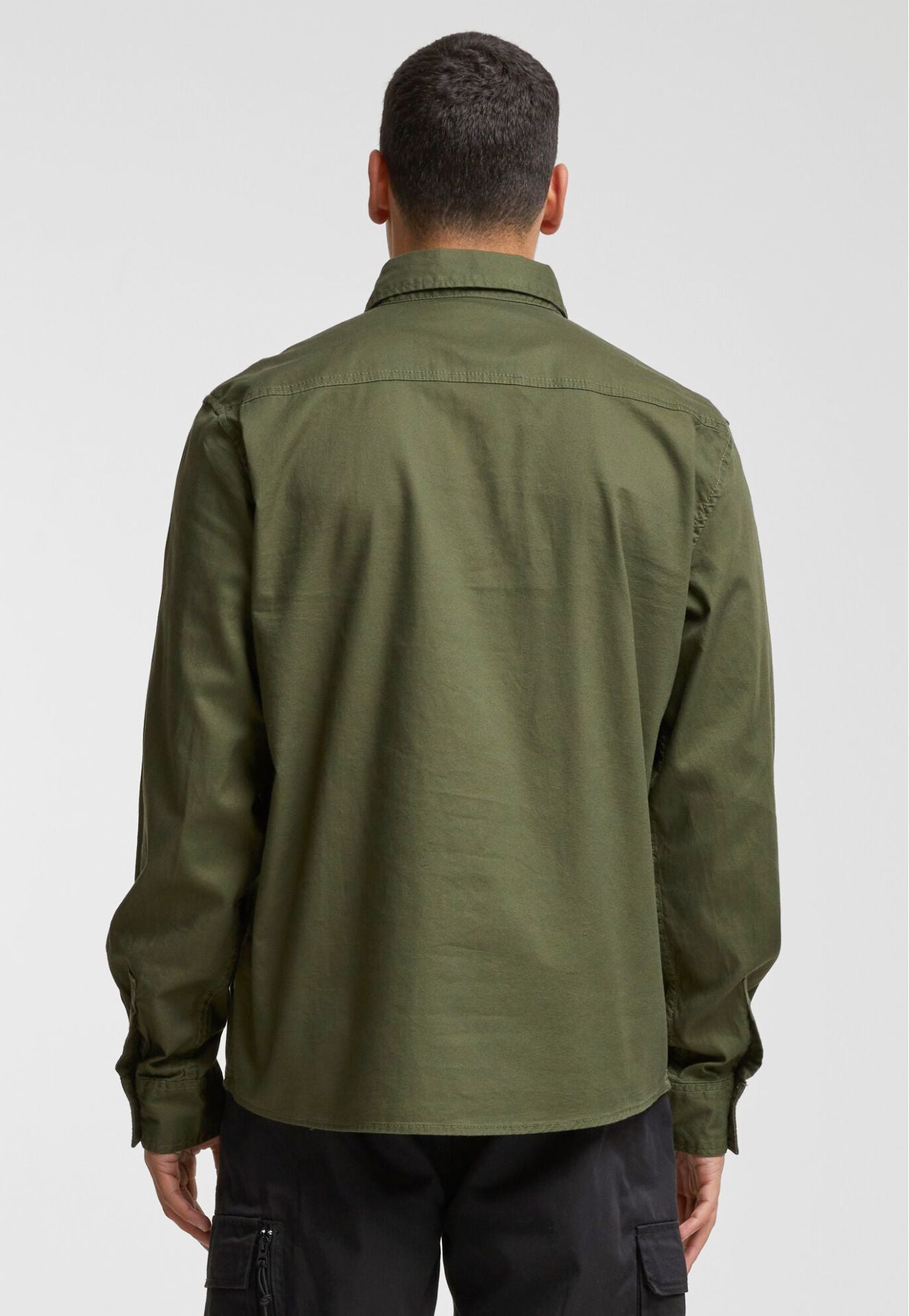BRANDIT Flannel Shirt Olive: Klassisches Langarmhemd aus 100% Baumwolle, gerader Schnitt, mit zwei Brusttaschen