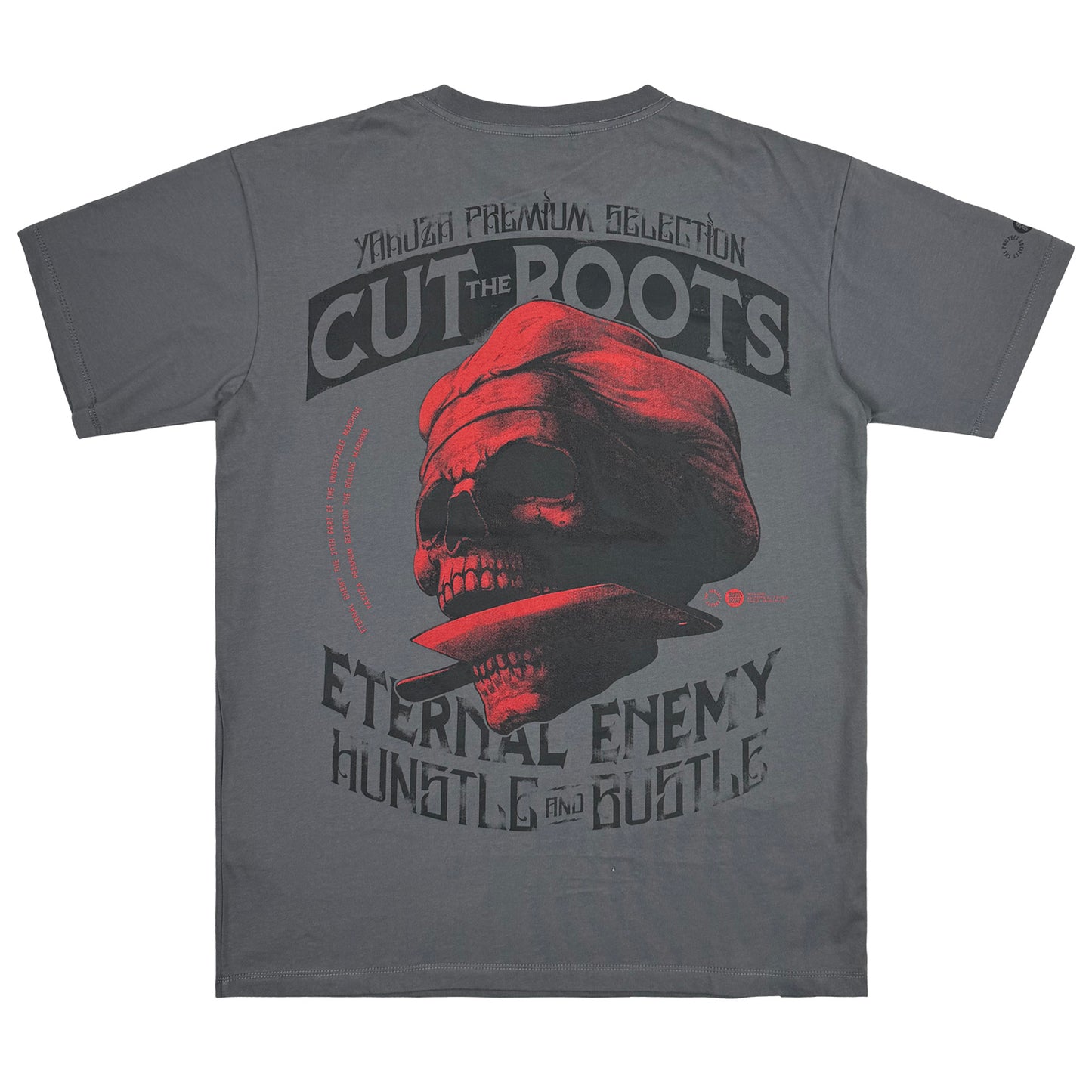 Dunkelgraues Yakuza Premium T-Shirt mit grossem Totenkopf-Druck auf dem Rücken.