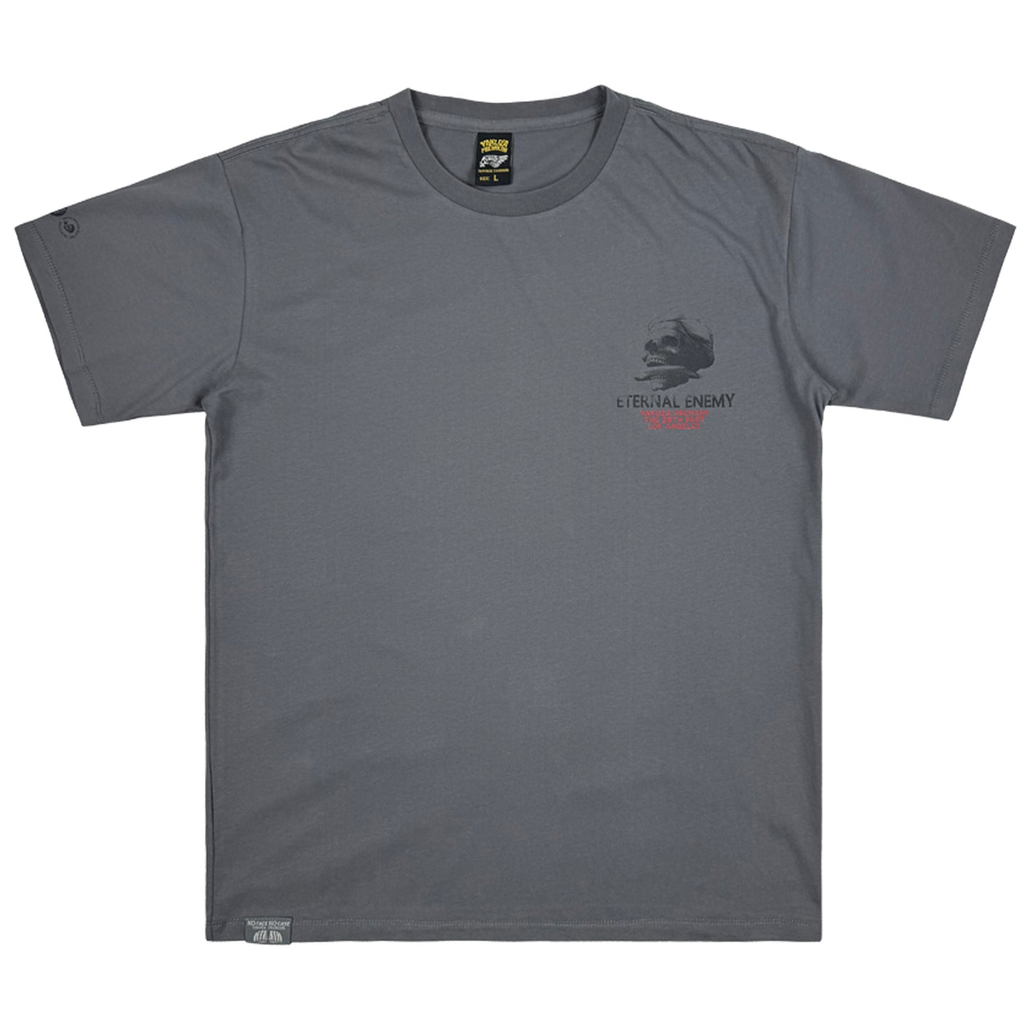 Y Dunkelgraues Yakuza Premium T-Shirt mit kleinem Totenkopf-Print auf der Brust.