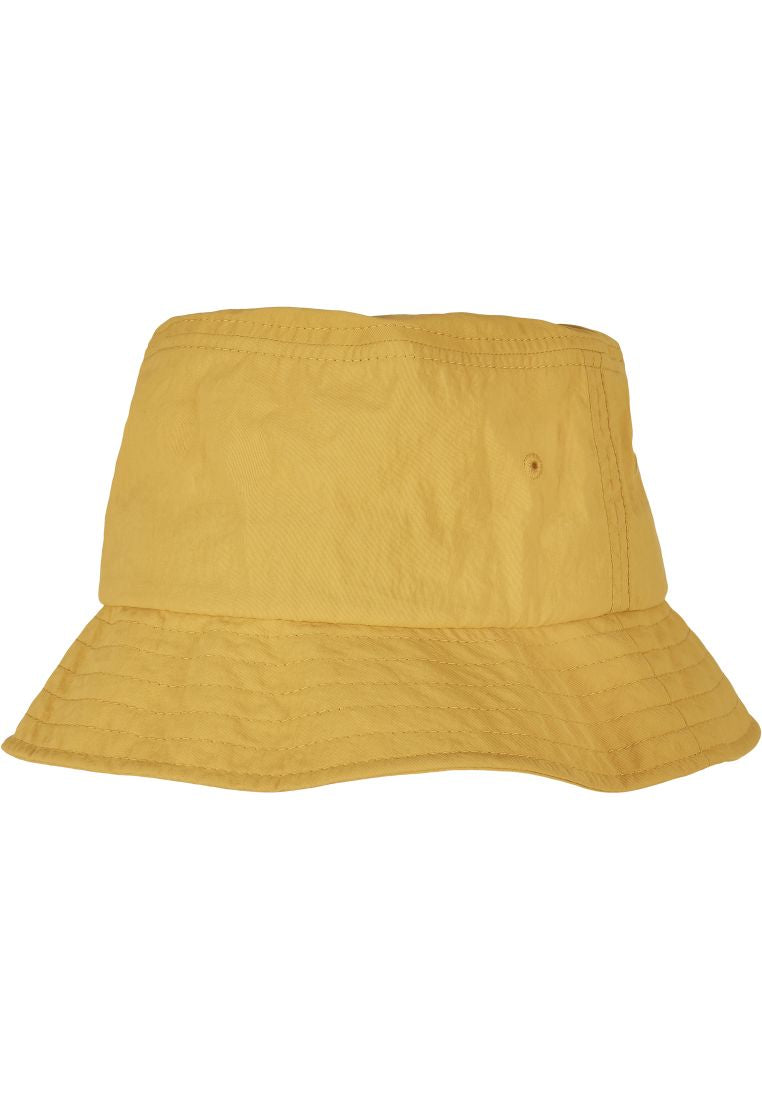 Gelber Outdoor Bucket Hat von Flexfit – wasserabweisend.