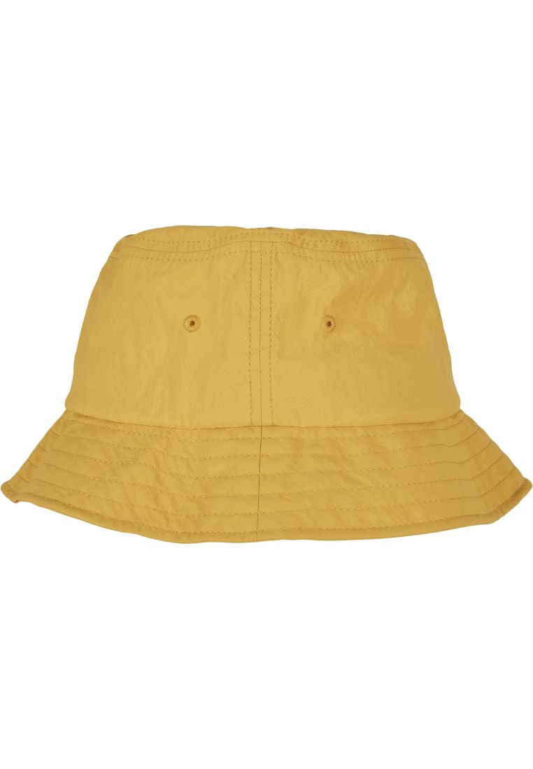 Gelber Outdoor Bucket Hat von Flexfit – wasserabweisend.