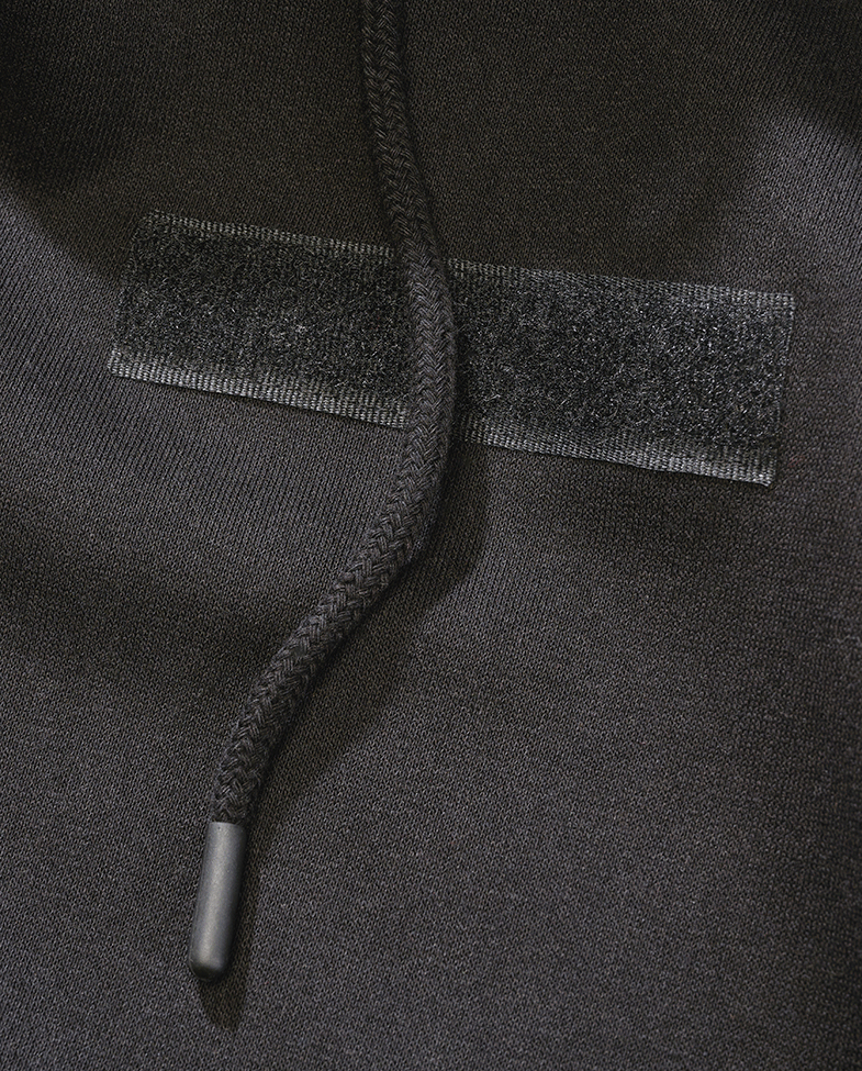 Brandit Sweat Kapuzenjacke schwarz mit Brust- und Armtaschen, Klettflächen und hohem Tragekomfort