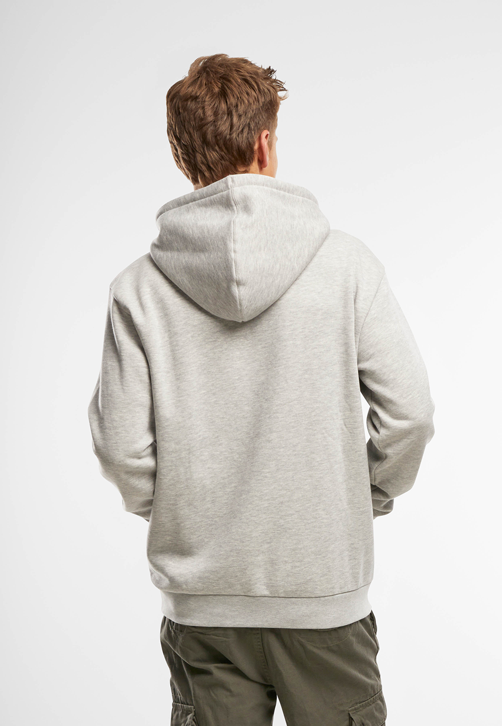 Grauer Hoody  aus brushed Fleece mit Kapuze und Kängurutasche.
