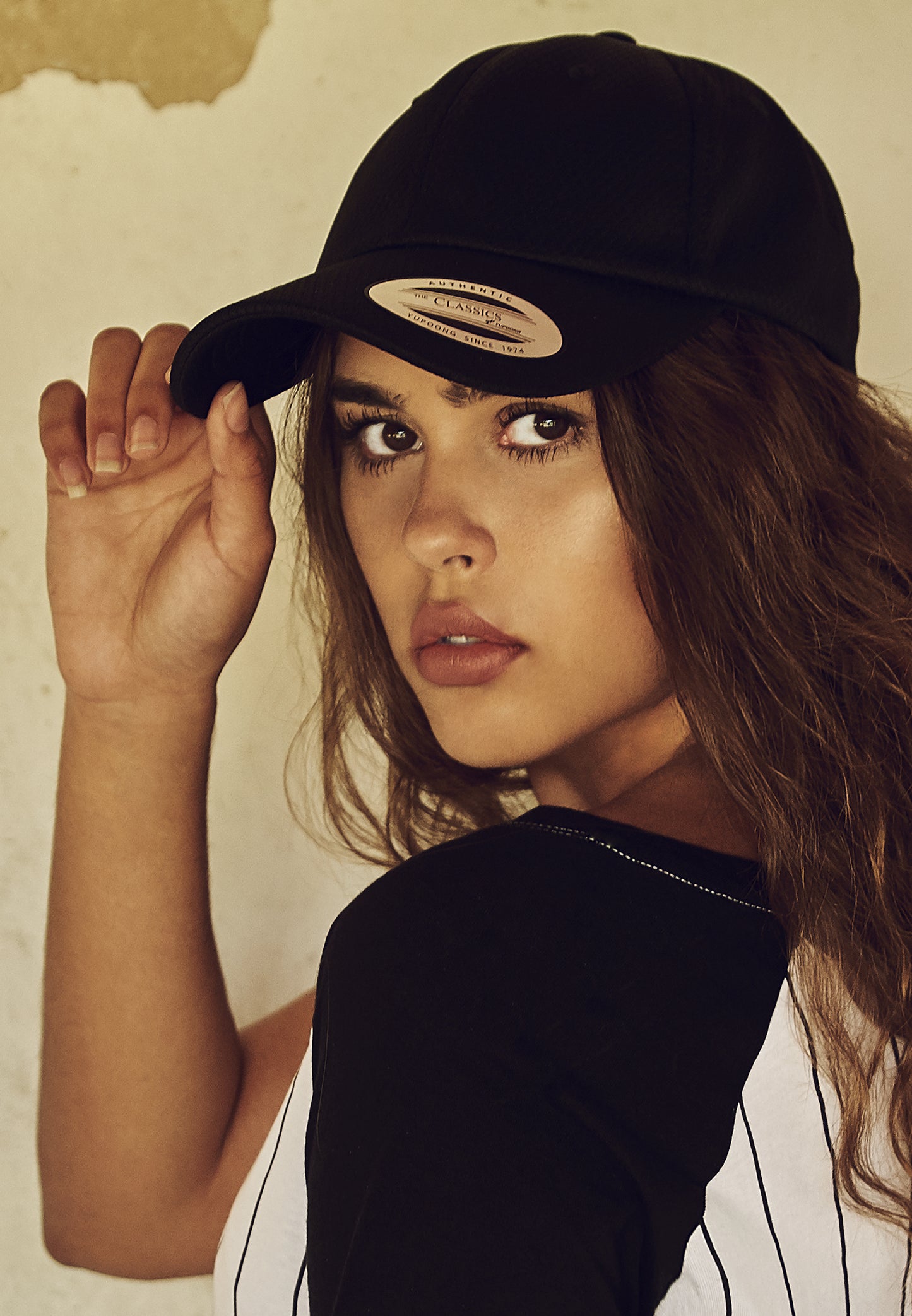 Schwarze Flexfit Dad Cap mit feiner Wabenstruktur