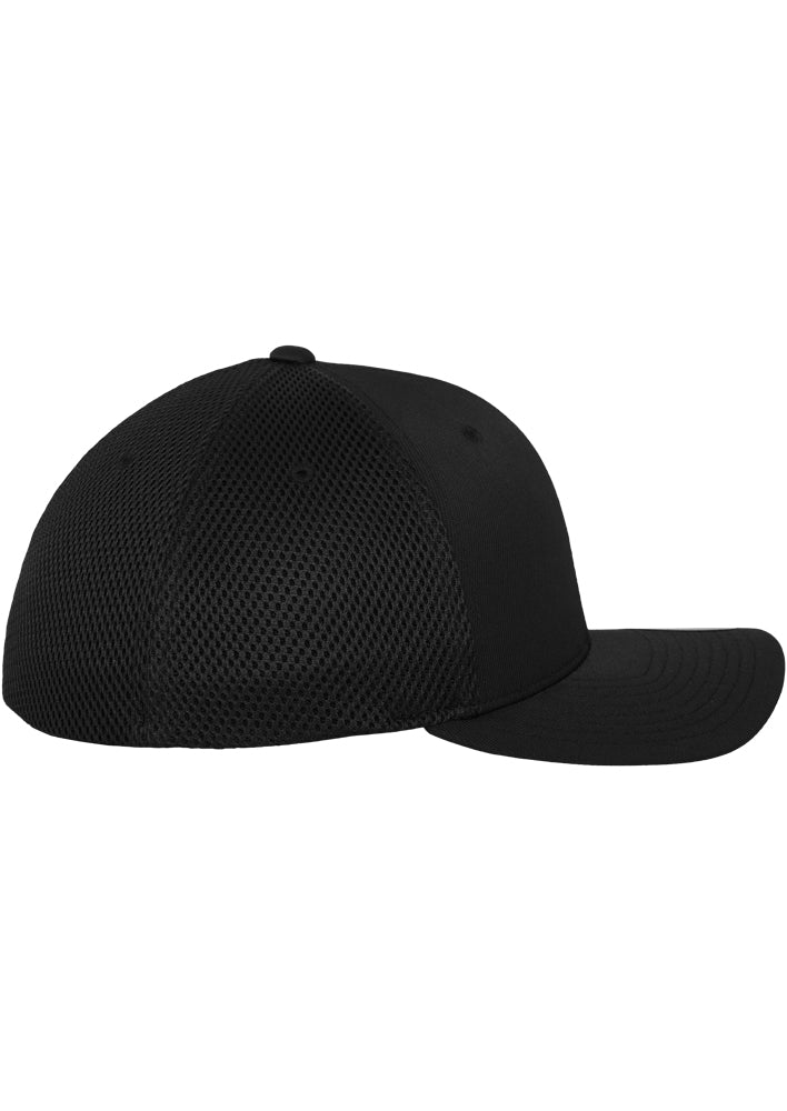 Schwarze Flexfit Tactel Mesh Cap mit elastischem Band und Netz-Rückseite.