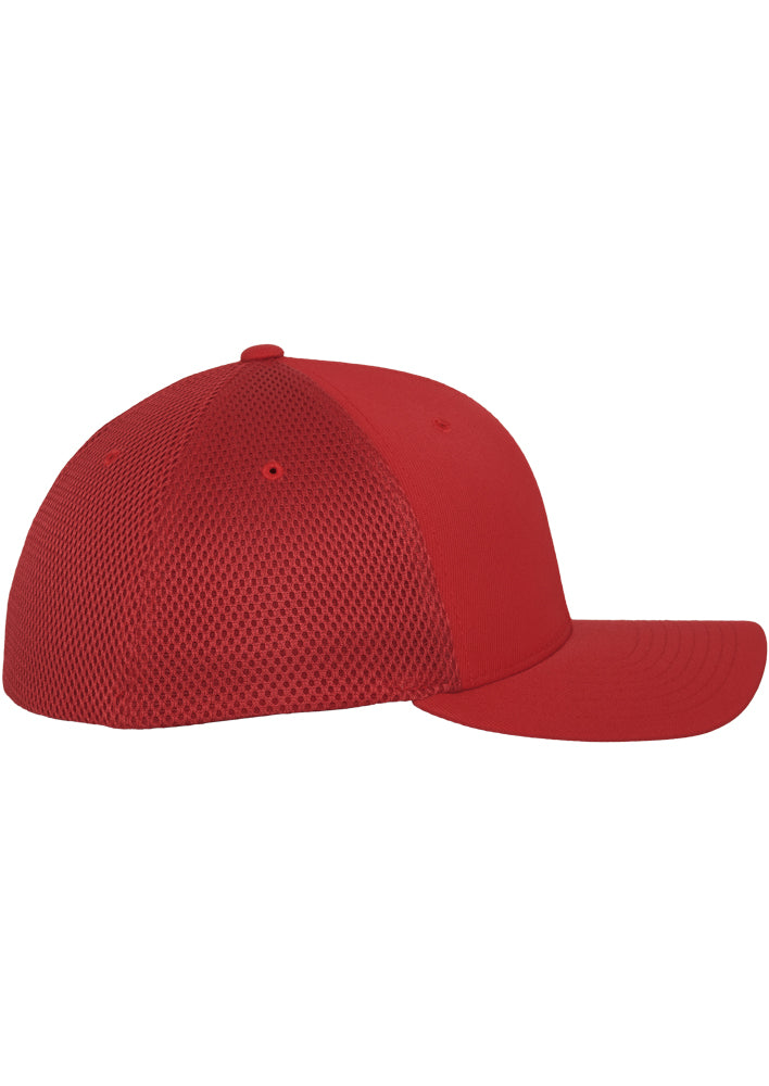 Rote Flexfit Mesh Cap aus leichtem, atmungsaktivem Material mit gebogenem Schirm für Sport und Freizeit.