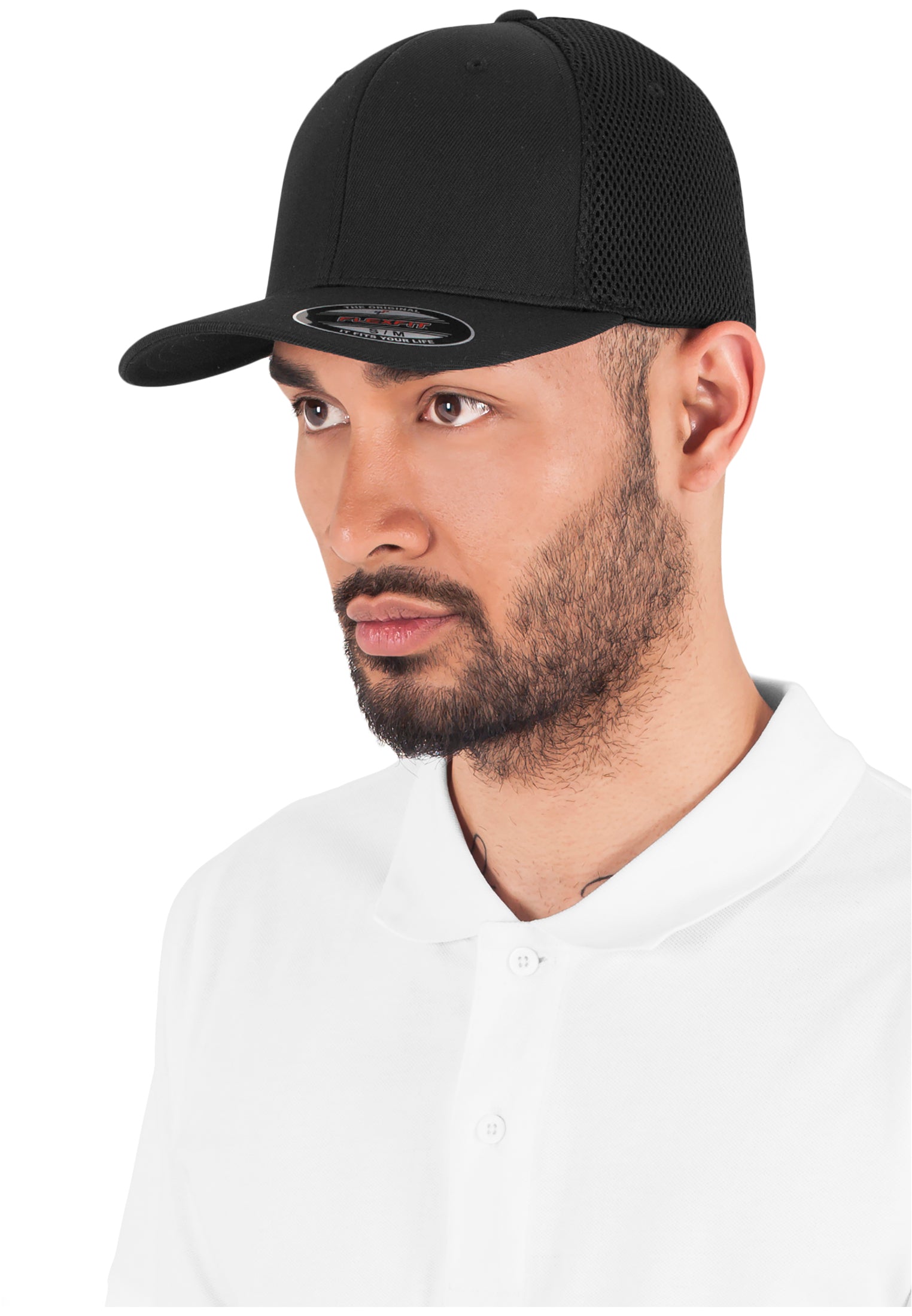 Schwarze Flexfit Tactel Mesh Cap mit elastischem Band und Netz-Rückseite.