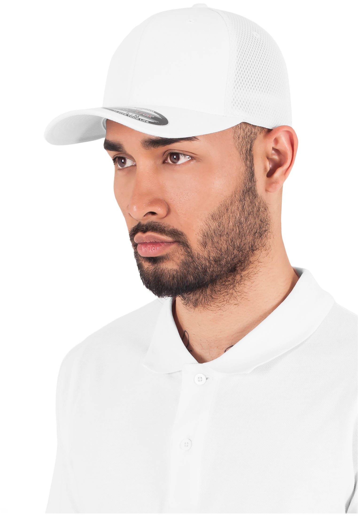 Weisse Flexfit Tactel Mesh Cap mit elastischem Band und Netz-Rückseite.