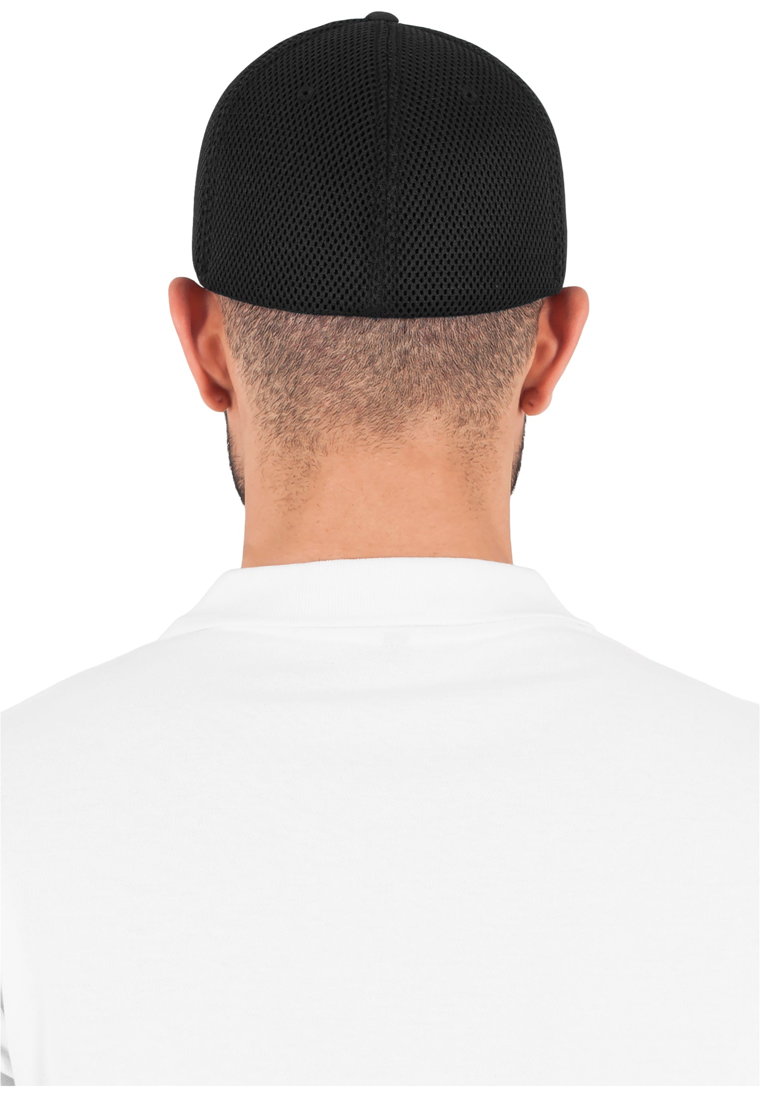 Rückansicht der schwarzen Flexfit Tactel Mesh Cap mit elastischem Band.