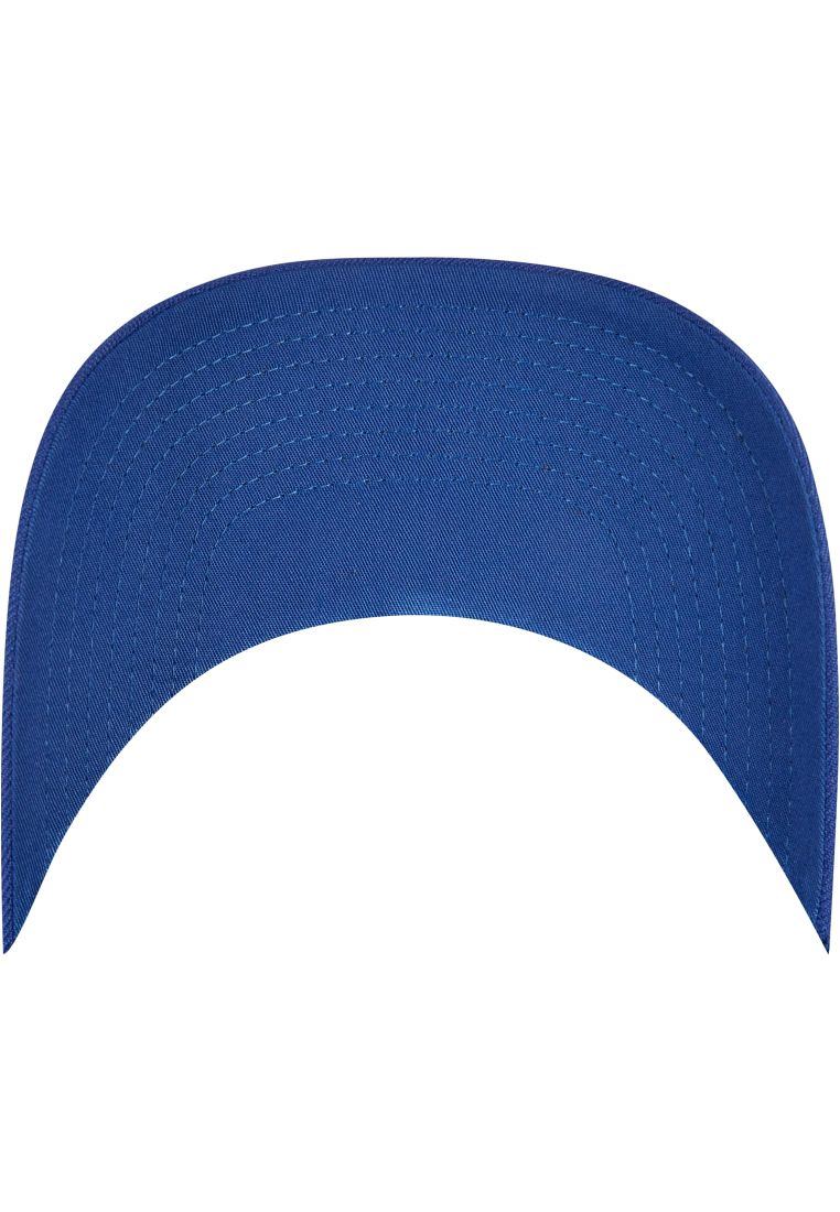 Unterseite des vorgebogenen Visors der Flexfit Snapback Cap in Royalblau mit 8-fach-Steppung.