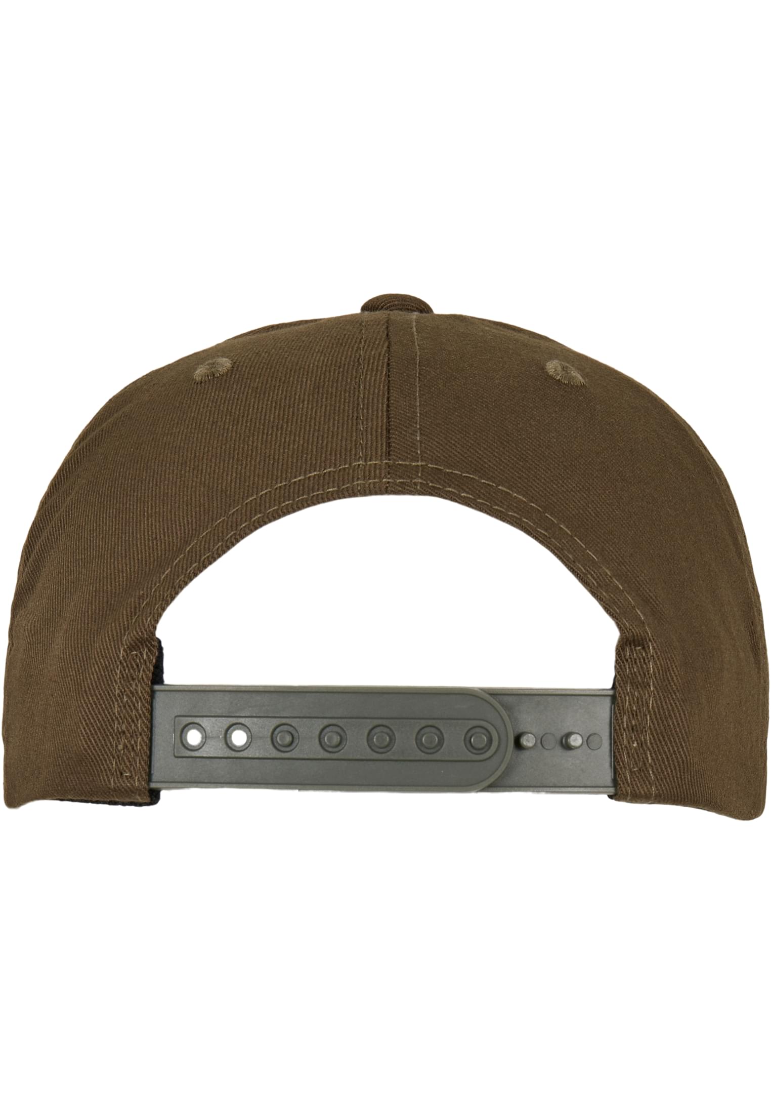 Verstellbarer Snapback-Verschluss einer olivgrünen Flexfit Kappe von hinten.