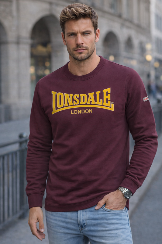 Lonsdale Sweatshirt Berger in Oxblood mit großer Logo-Applikation auf der Brust.