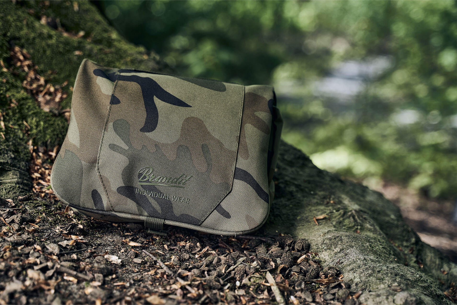 Brandit Wear Toiletry Bag Large dark camo