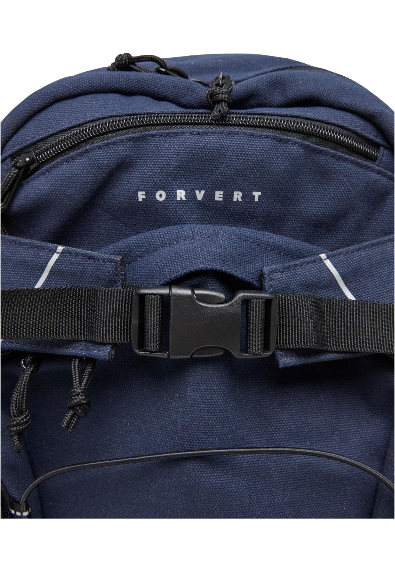 Ergonomisches Rückenteil und verstellbarer Brust- und Taillengurt des Brandit Forvert Rucksacks