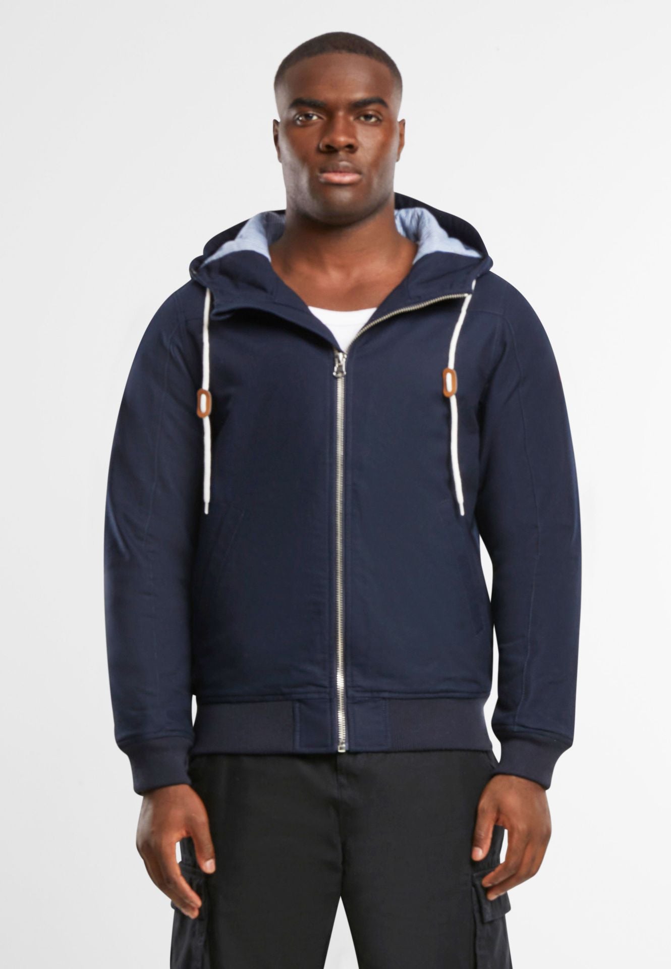 Brandit Navy Herrenjacke mit warmem Baumwollfutter, Kapuze und sportlichem Look – perfekt für Alltag, Outdoor und kalte Tage