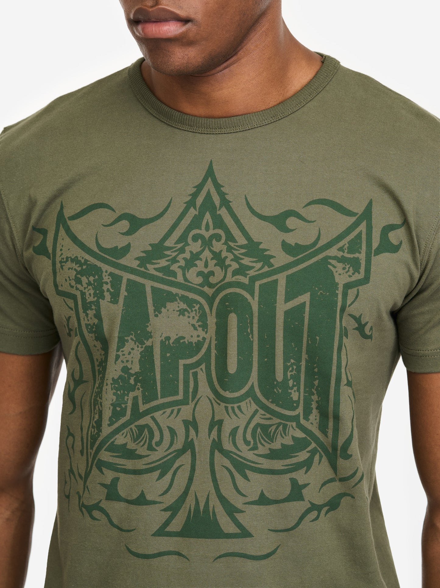 Tapout Herren T-Shirt Oliv, Baumwolle mit grossem Logo-Print vorne, kleinem Logo am Rücken und Label am Saum