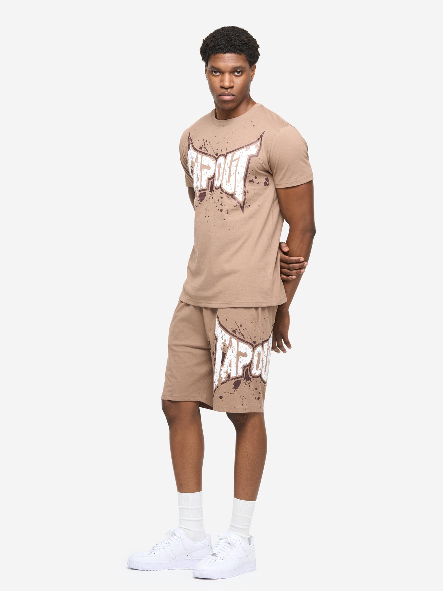 Tapout Herren T-Shirt & Shorts Set Braun mit Logo in normaler Passform