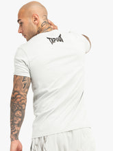 Laden Sie das Bild in den Galerie-Viewer, Tapout 940088 Tillusion T-Shirt Light Grey
