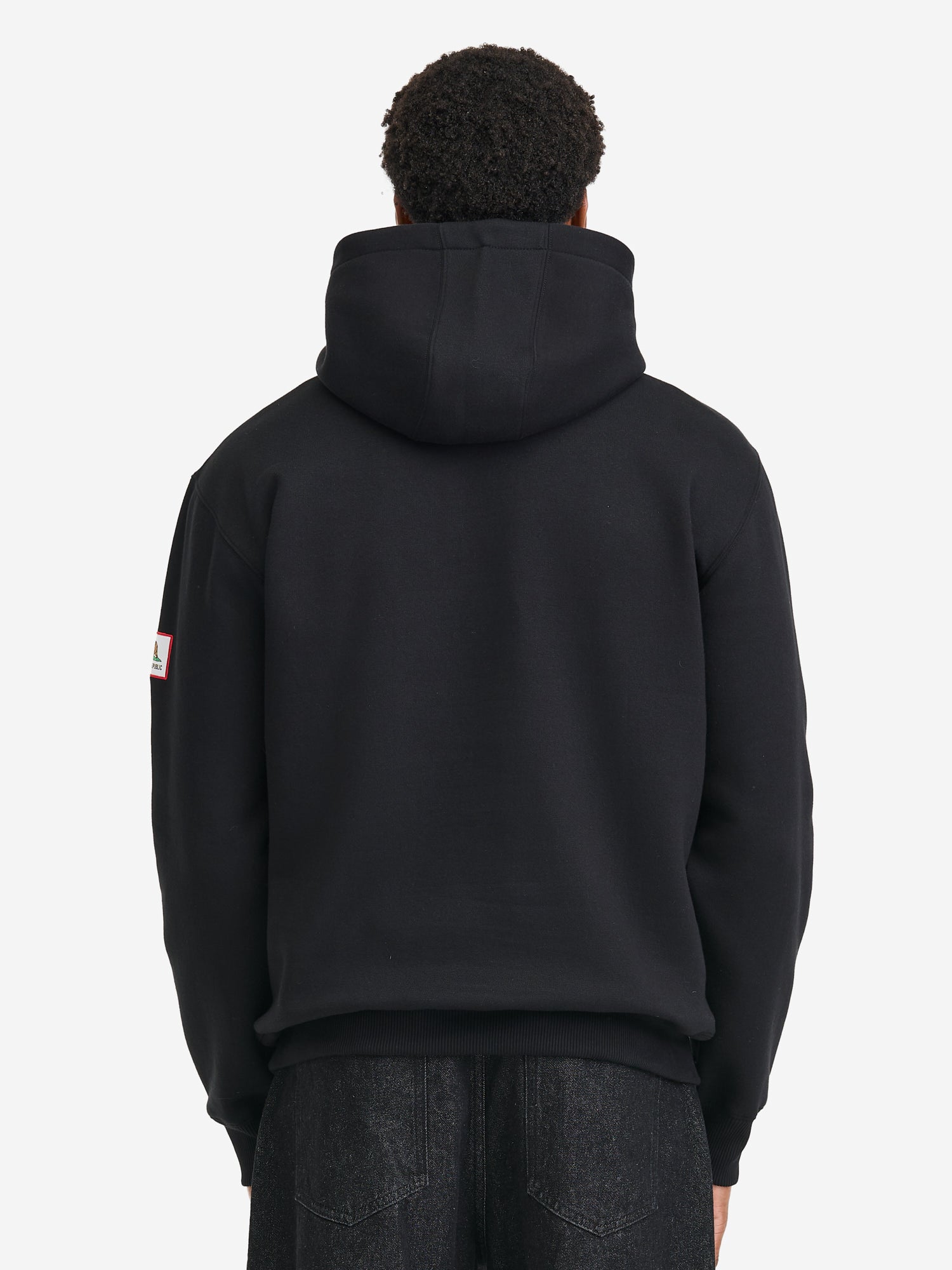 Schwarzer Herren Hoodie in normaler Passform mit Vintage-Logo-Print, Kängurutasche, Bündchen und gewebtem Patch