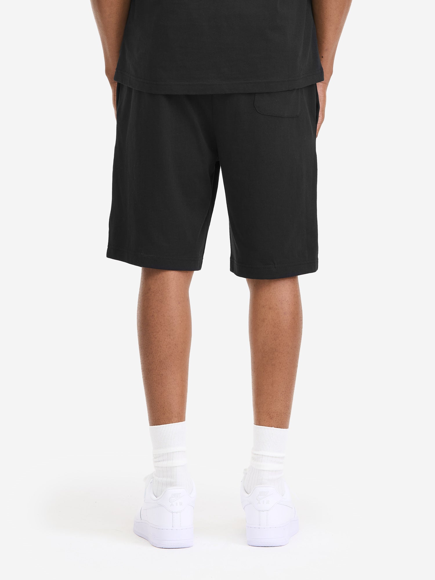 Schwarze Tapout Herren Shorts in normaler Passform mit Vintage-Logo-Druck, drei Taschen und Patch