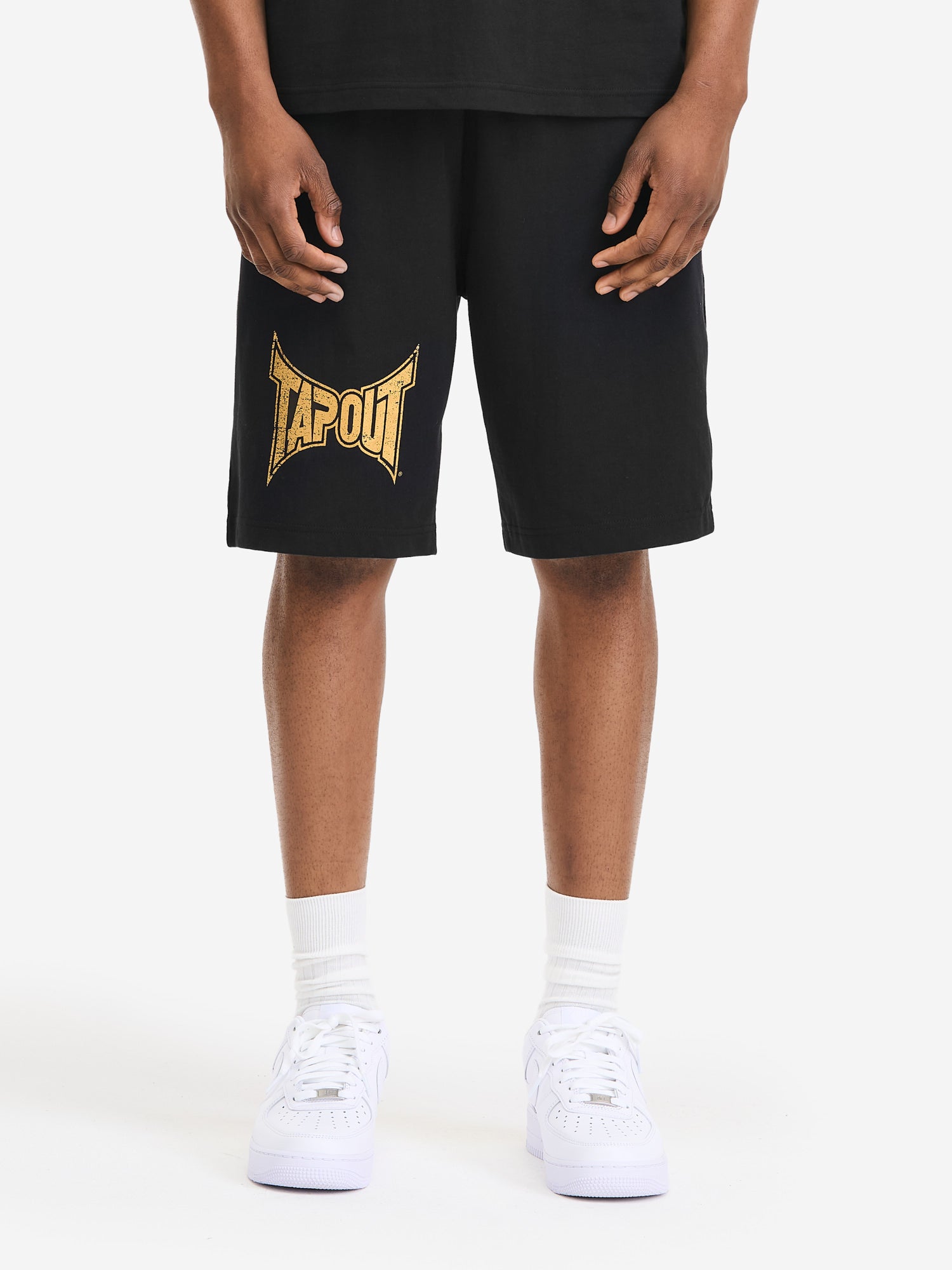 Schwarze Tapout Herren Shorts in normaler Passform mit Vintage-Logo-Druck, drei Taschen und Patch
