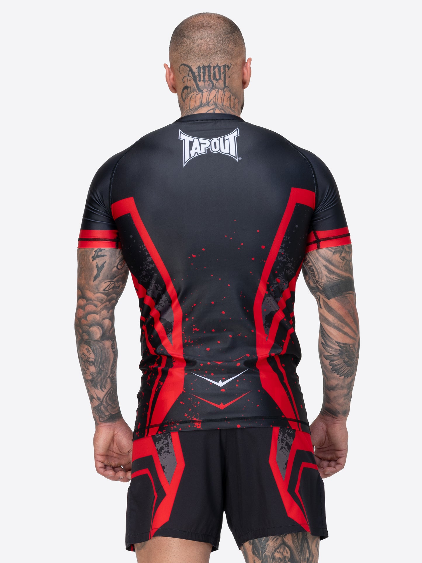 TAPOUT MMA Funktions-T-Shirt, schwarz, elastisch und atmungsaktiv, mit Logodruck und sportlichem Design