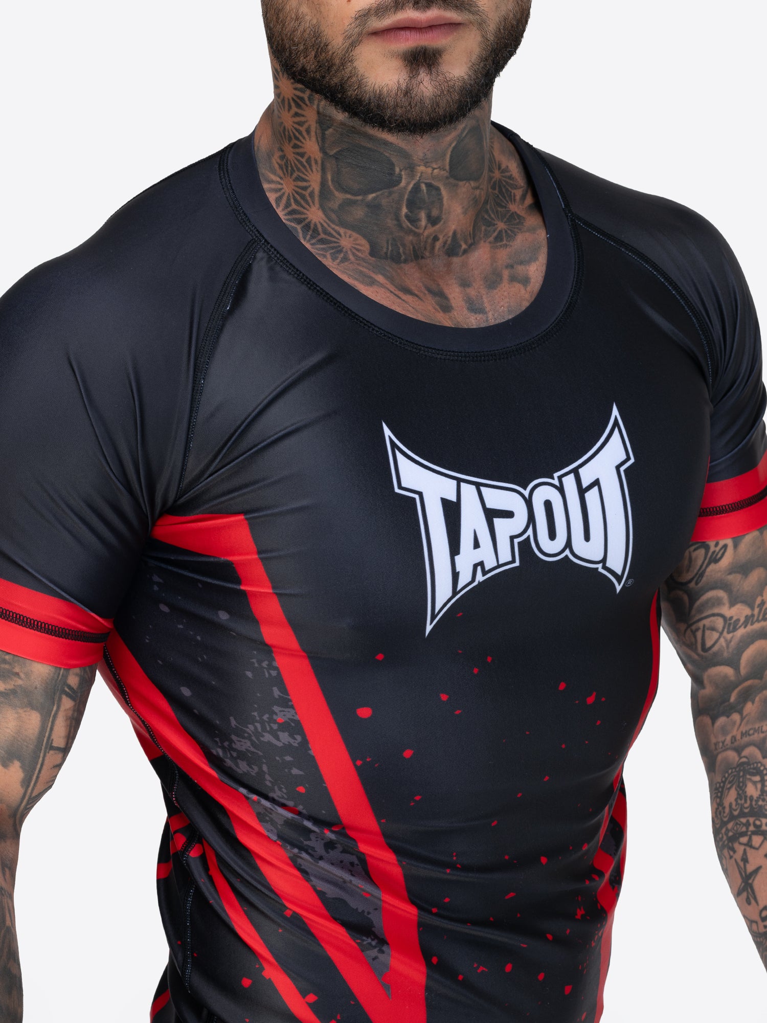 TAPOUT MMA Funktions-T-Shirt, schwarz, elastisch und atmungsaktiv, mit Logodruck und sportlichem Design