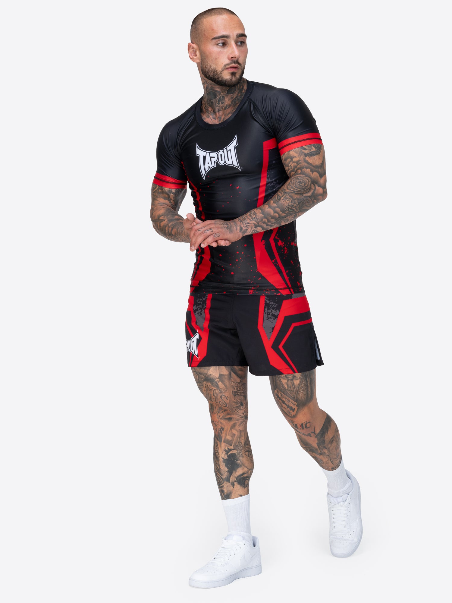 TAPOUT MMA Funktions-T-Shirt, schwarz, elastisch und atmungsaktiv, mit Logodruck und sportlichem Design