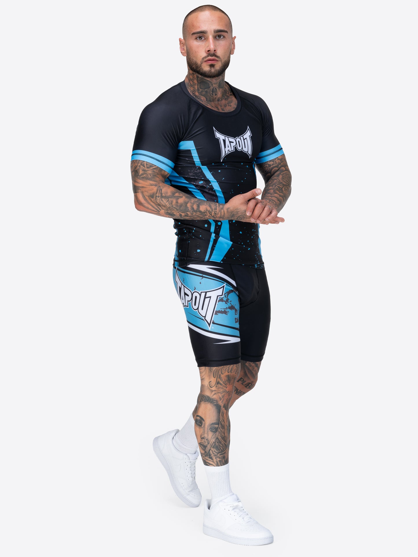 TAPOUT MMA Funktionsshorts mit farbigen Drucken, bequem für Training und Freizeit.