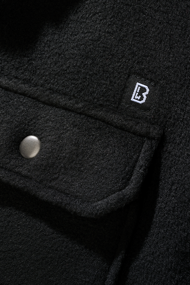 Schwarzes Brandit Langarm-Fleecehemd im bequemen Schnitt mit Druckknopfleiste, Brusttaschen und Manschetten.