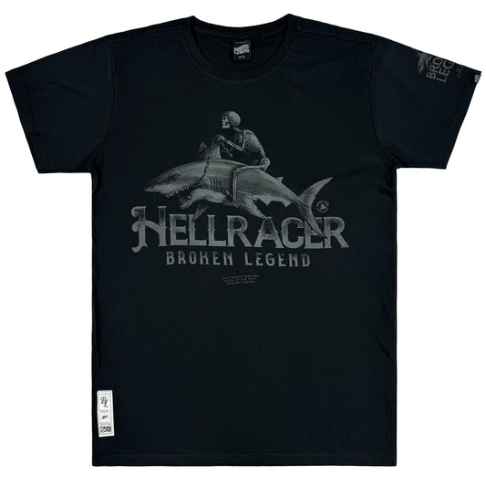 Schwarzes Yakuza Premium T-Shirt Broken Legend mit grossem Haifisch-Print und markantem Logo auf der Vorderseite.