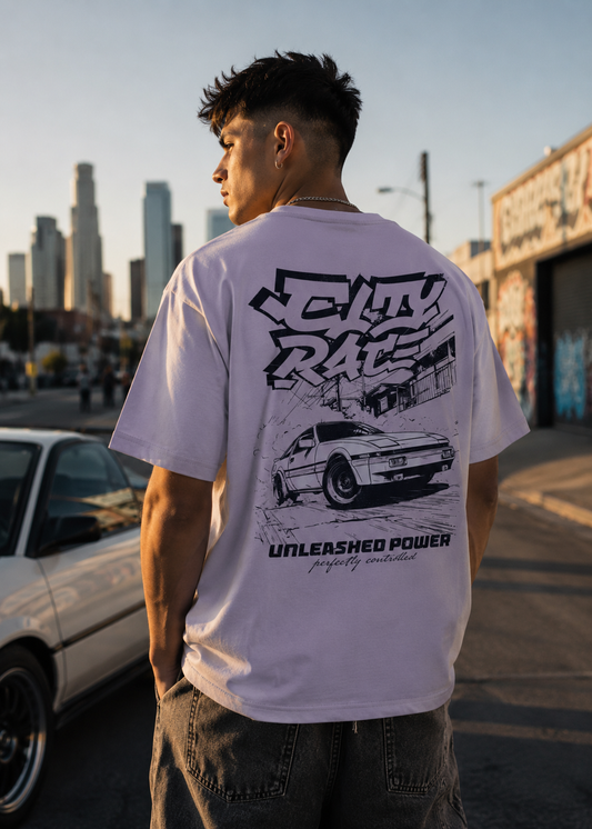 Rückansicht des Mister Tee City Race Unleashed Power Tee mit Racing Car Backprint und Streetwear Design
