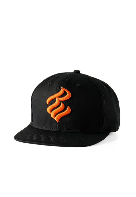 Rocawear CARTER Snap Back Cap Schwarz mit orangefarbener 3D-Stickerei – Schrägansicht