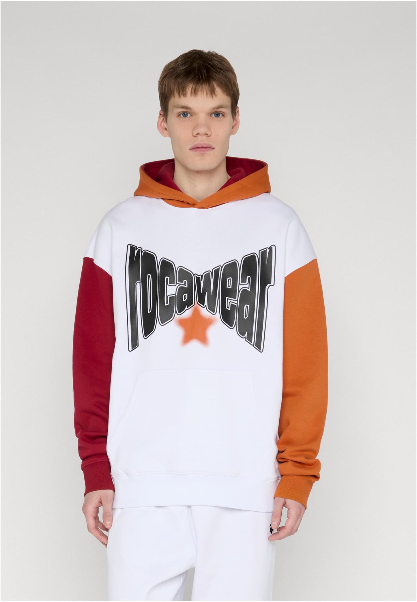 Rocawear COLORED Hoody Bright White Red Dahlia Hawaiian Sunset Herren Hoodie Vorderansicht mit Logo-Print