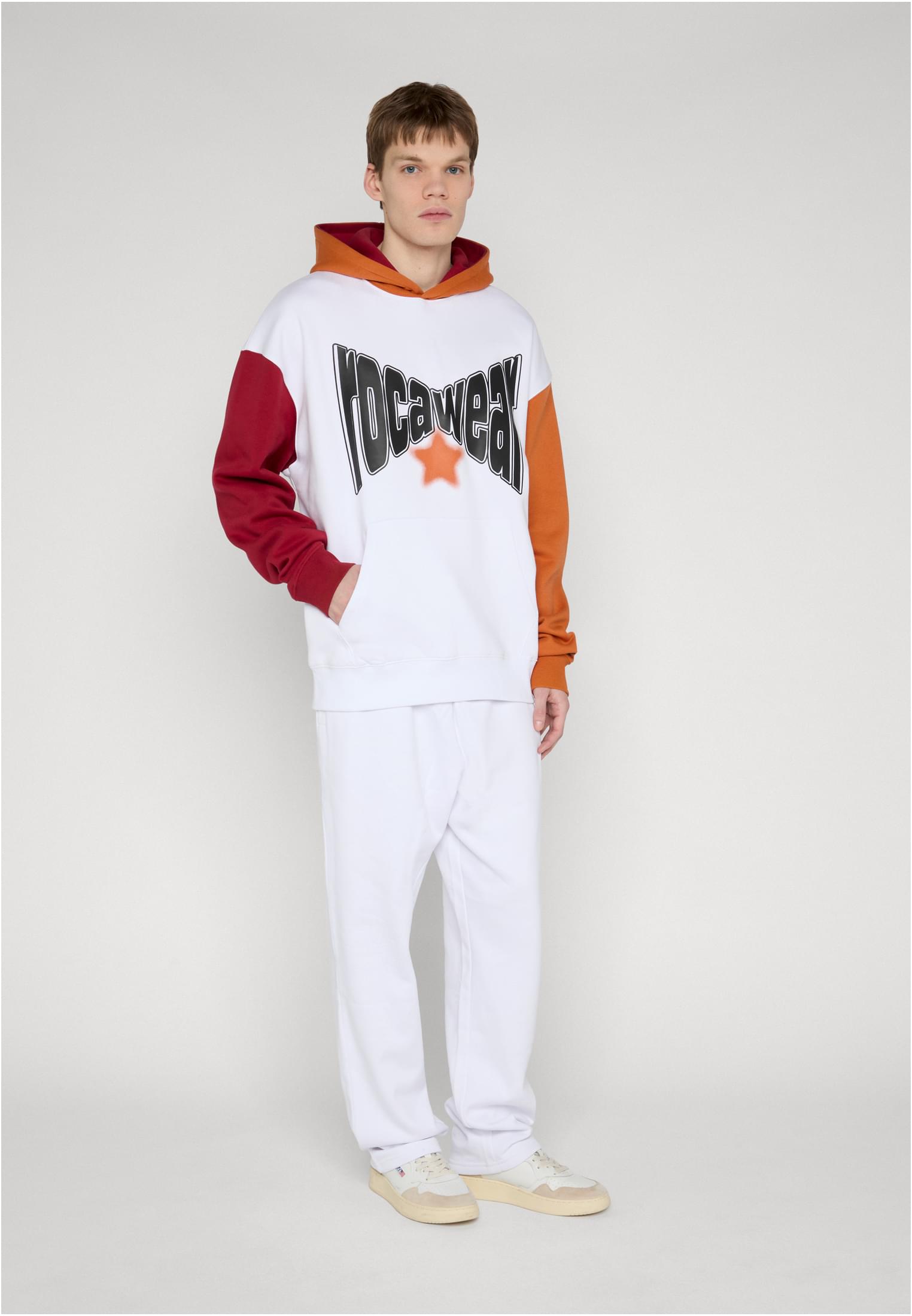 Rocawear COLORED Hoody Bright White Red Dahlia Hawaiian Sunset Herren Hoodie Vorderansicht mit Logo-Print