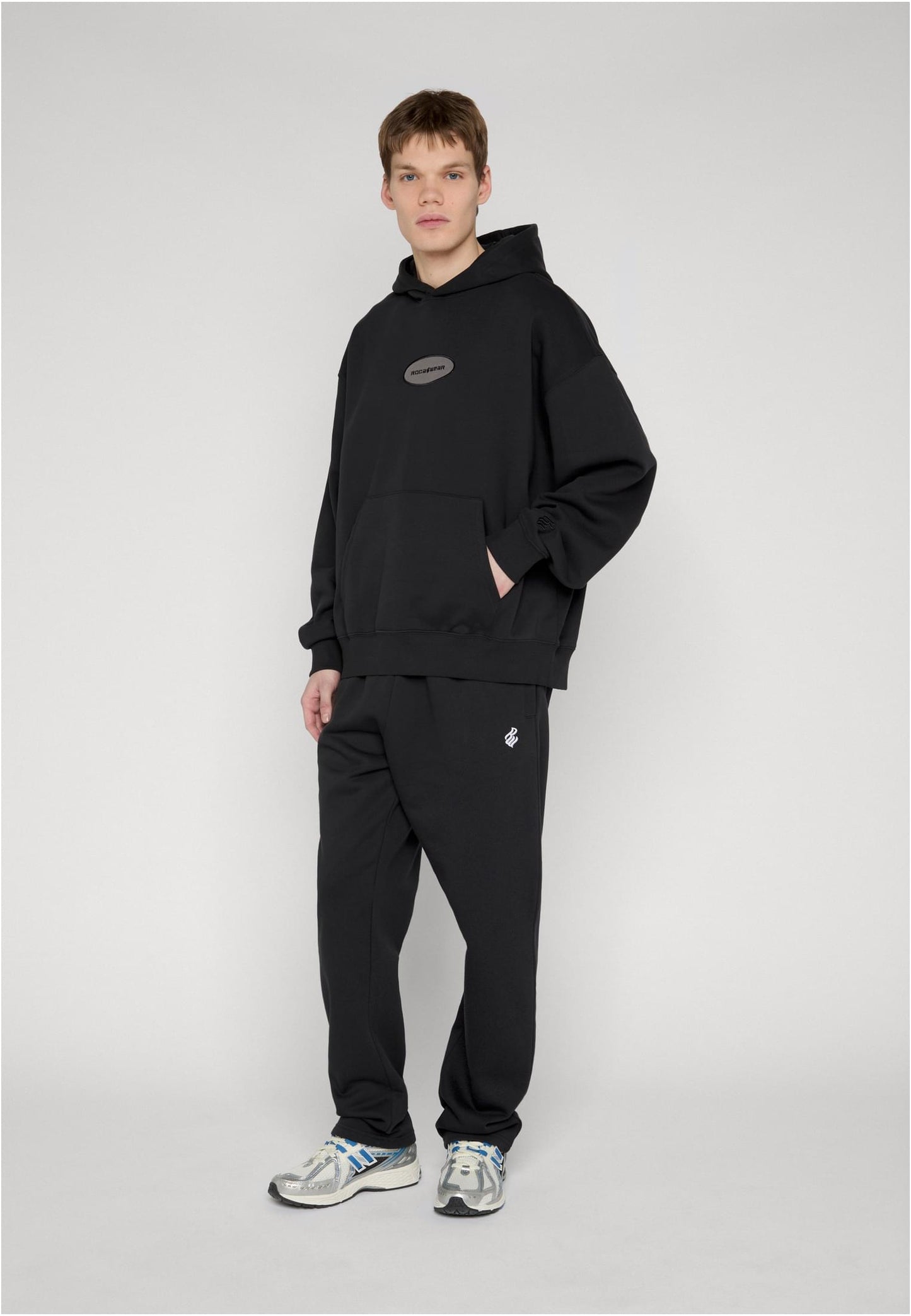 Rocawear SIMPLEROC Hoody Black Herren Hoodie Vorderansicht mit Logo-Patch