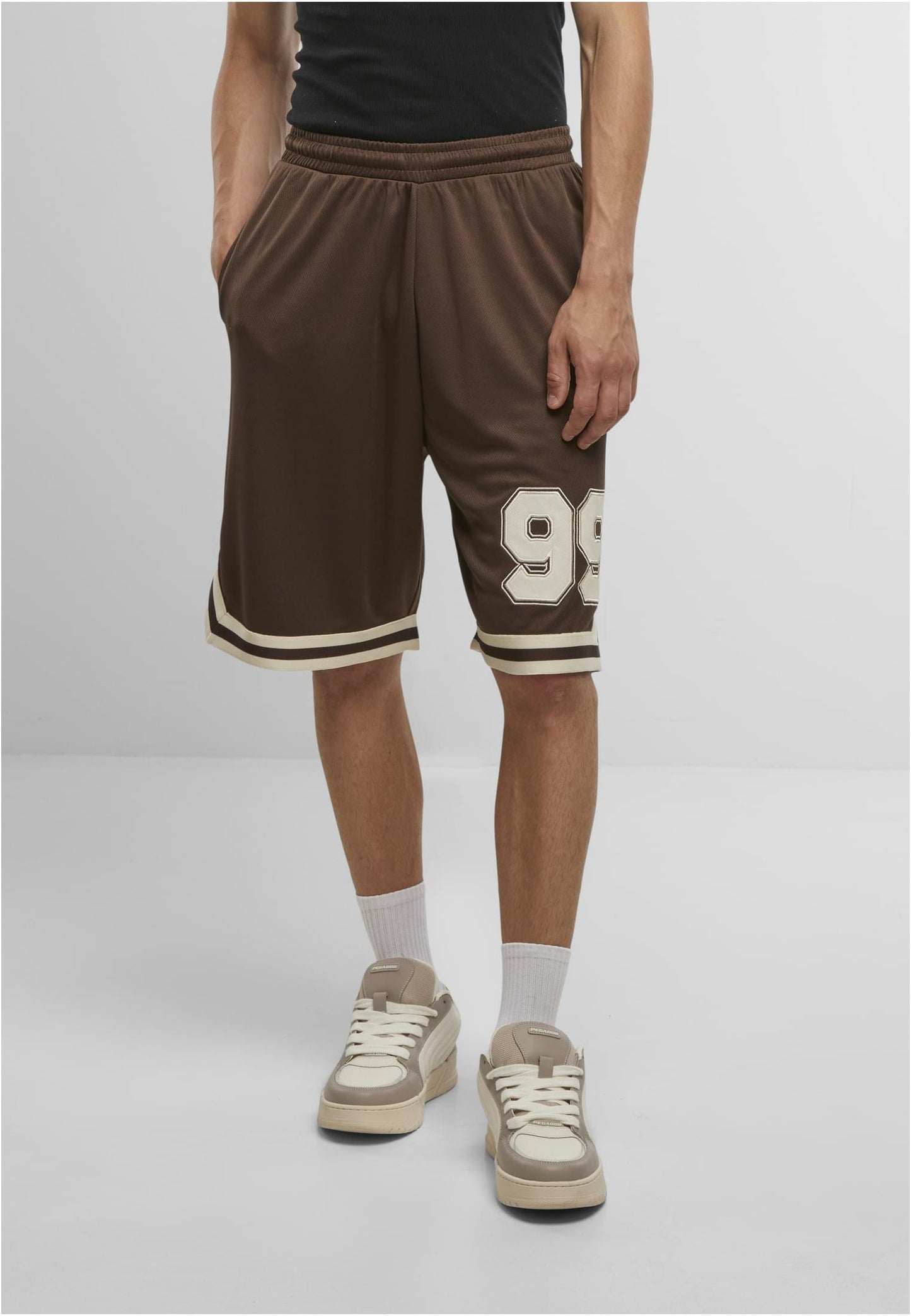 ROCAWEAR PRO SHORTS Herren Chocolate Brown Vorderansicht mit 99 Print