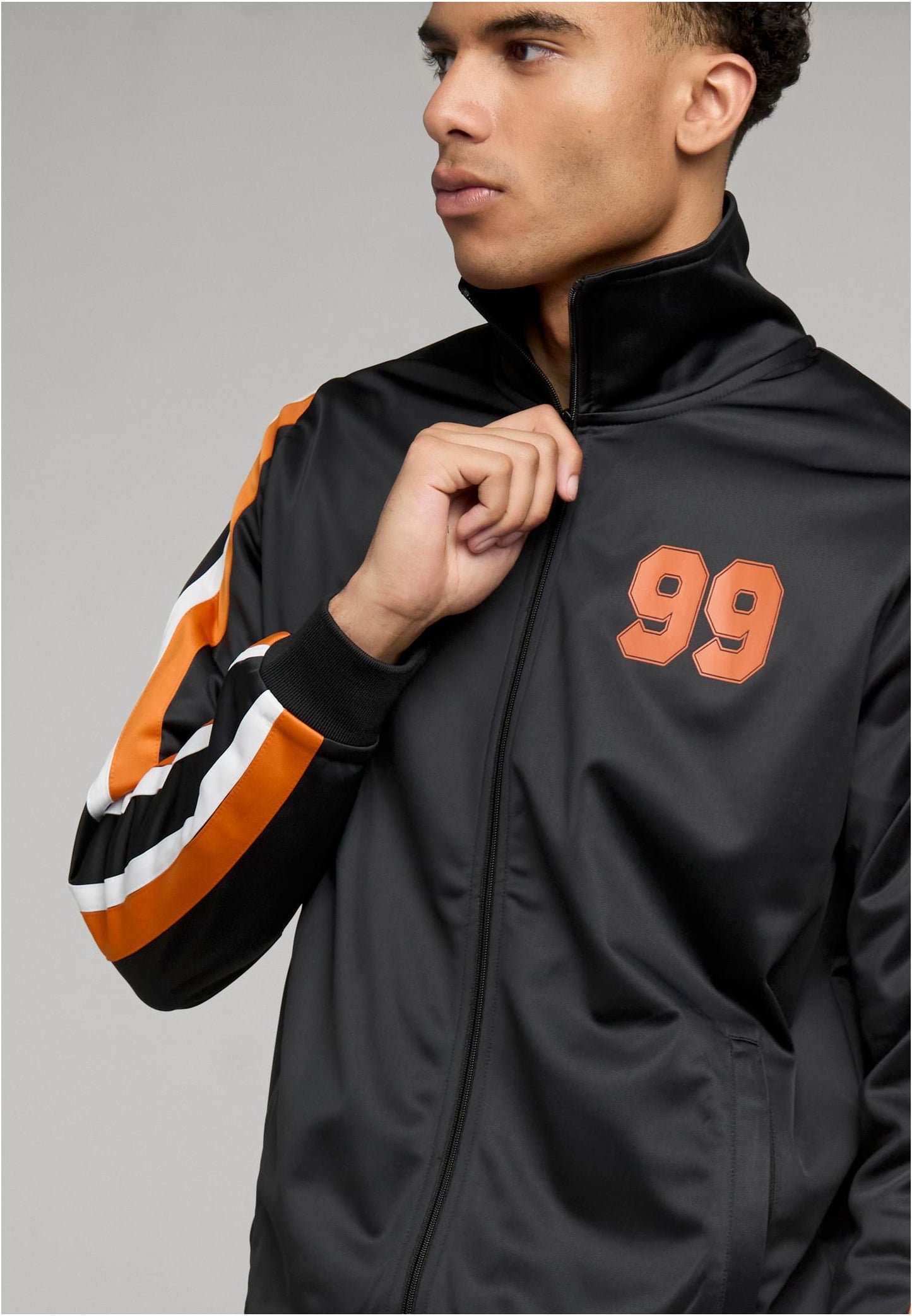 Rocawear KINGDOM Trackjacket Jet Black Herren Trainingsjacke Vorderansicht mit 99 Brustprint