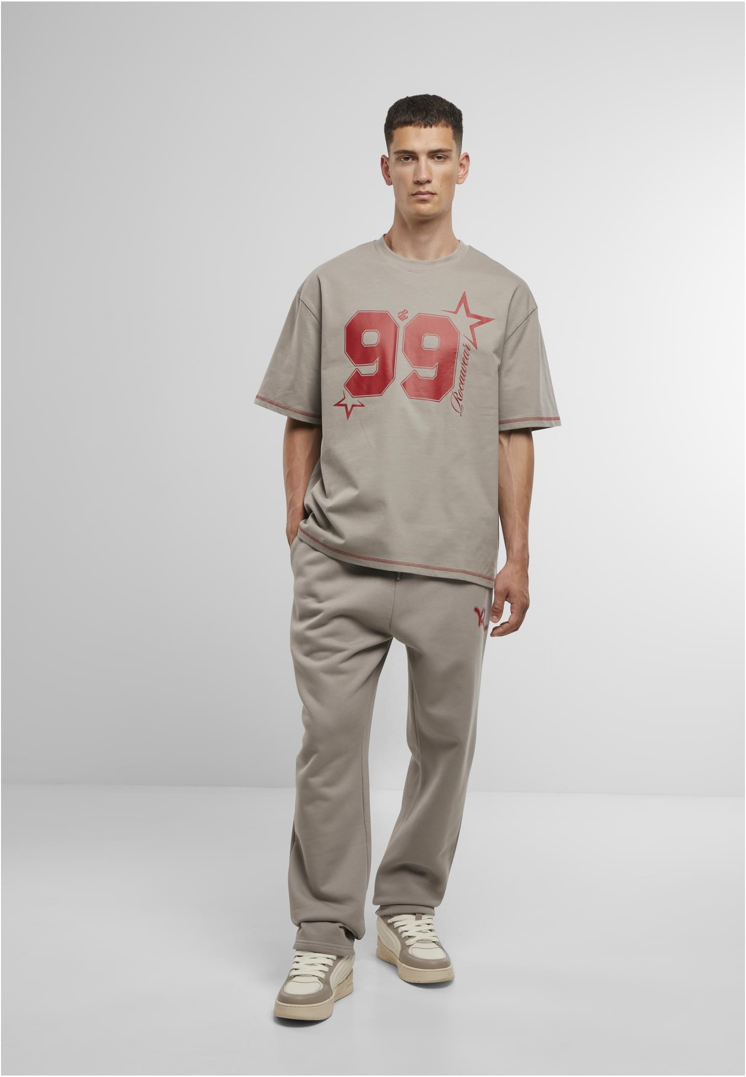 Rocawear T-Shirt Numbers Streetwear Outfit in Beige