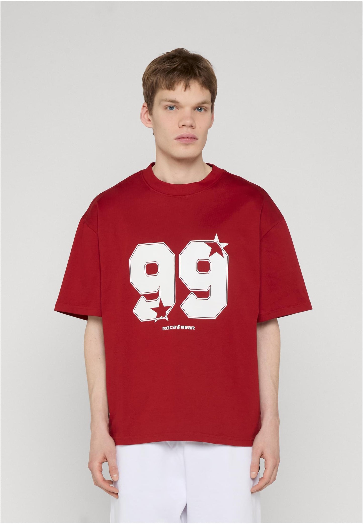 Rocawear STRAMBERS T-Shirt Red Dahlia Herren T-Shirt Vorderansicht mit 99 Frontprint