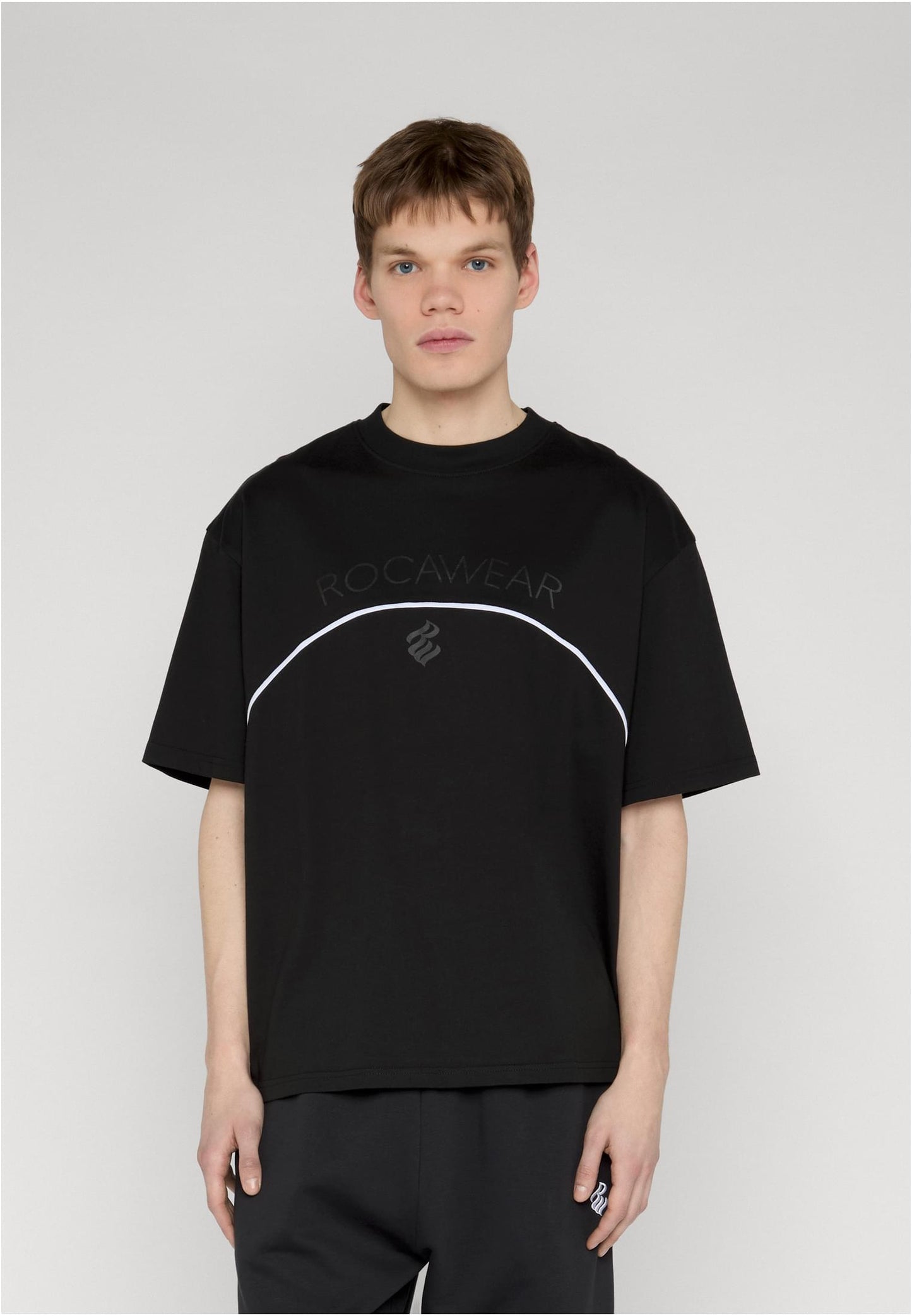 Rocawear ARCH T-Shirt Black Herren T-Shirt Vorderansicht mit Logo-Print