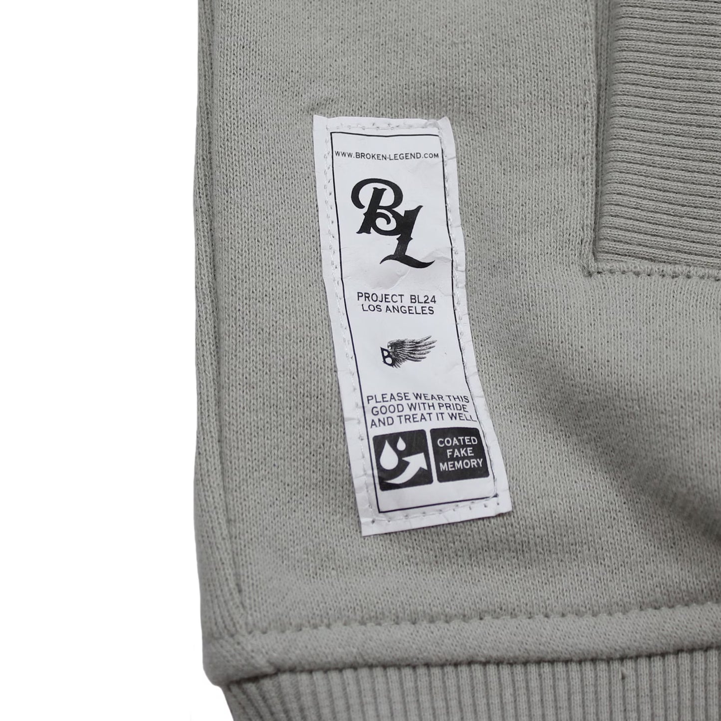 Silbergrauer Herren Hoodie von Broken Legend mit dezenter Stickerei vorn und grossem Rückenprint