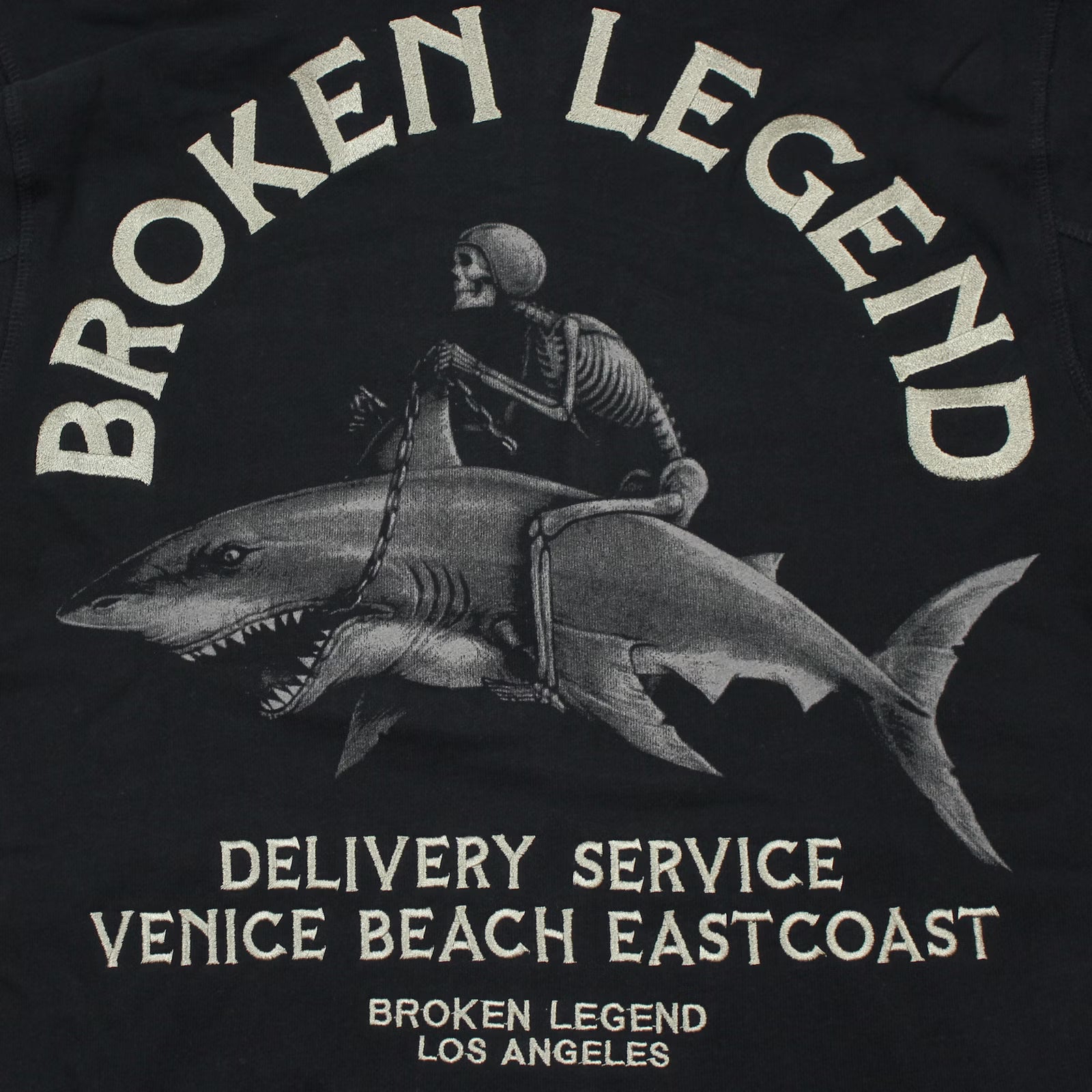 Broken Legend Special Sweatjacke  schwarz mit Hai-Print und Kapuze