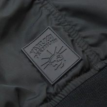 Laden Sie das Bild in den Galerie-Viewer, Yakuza Premium 3861 Sommerjacke Schwarz
